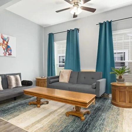 Recently Renovated Chic Durham Farmhouse Bagian luar foto