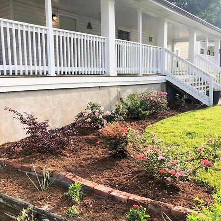 Recently Renovated Chic Durham Farmhouse Bagian luar foto