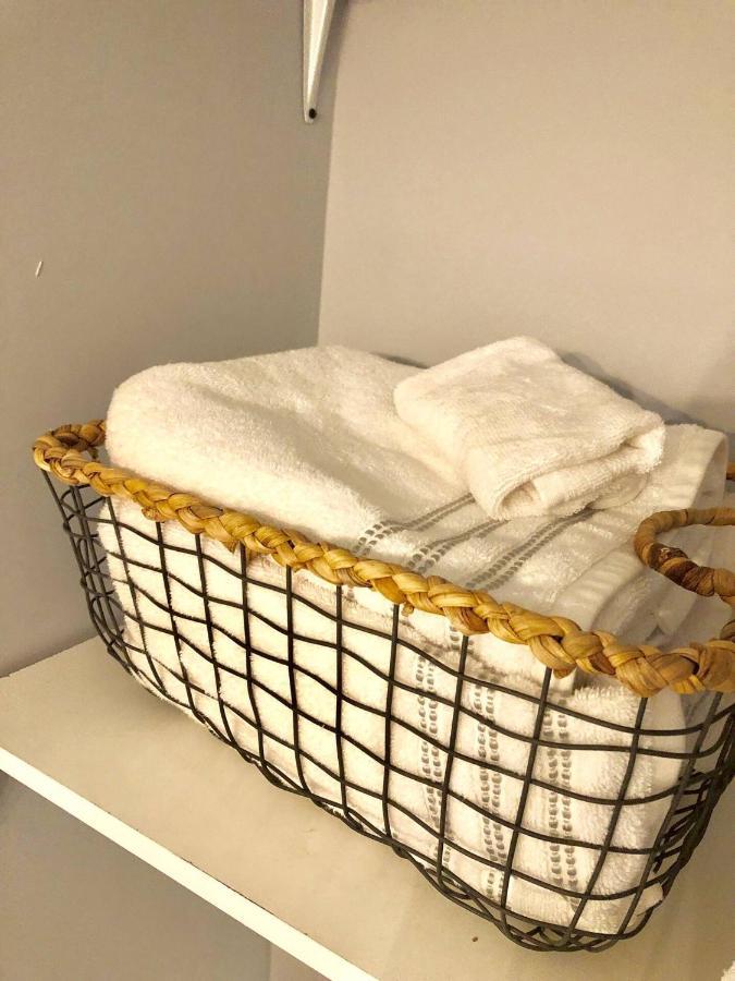 Recently Renovated Chic Durham Farmhouse Bagian luar foto