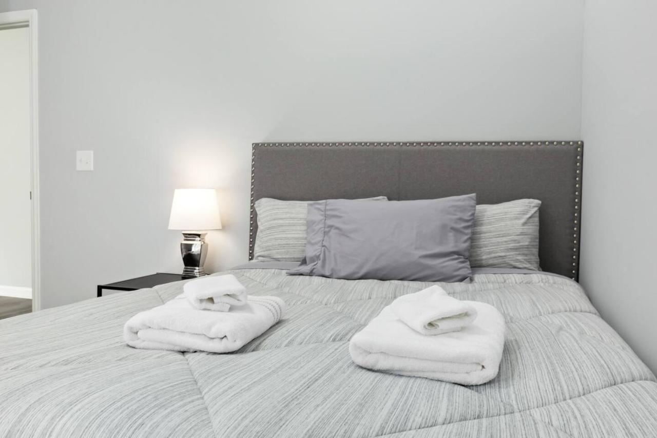 Recently Renovated Chic Durham Farmhouse Bagian luar foto